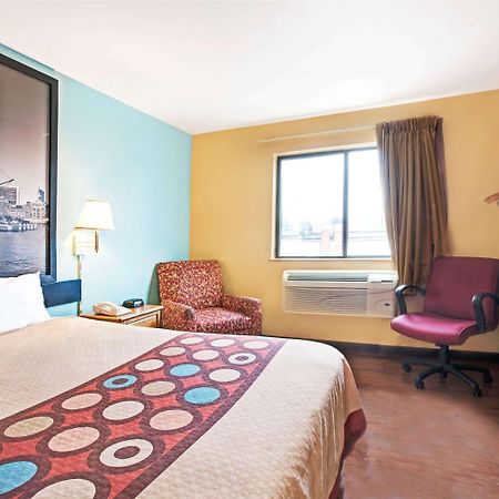 Super 8 By Wyndham Baltimore/Essex Area Kültér fotó