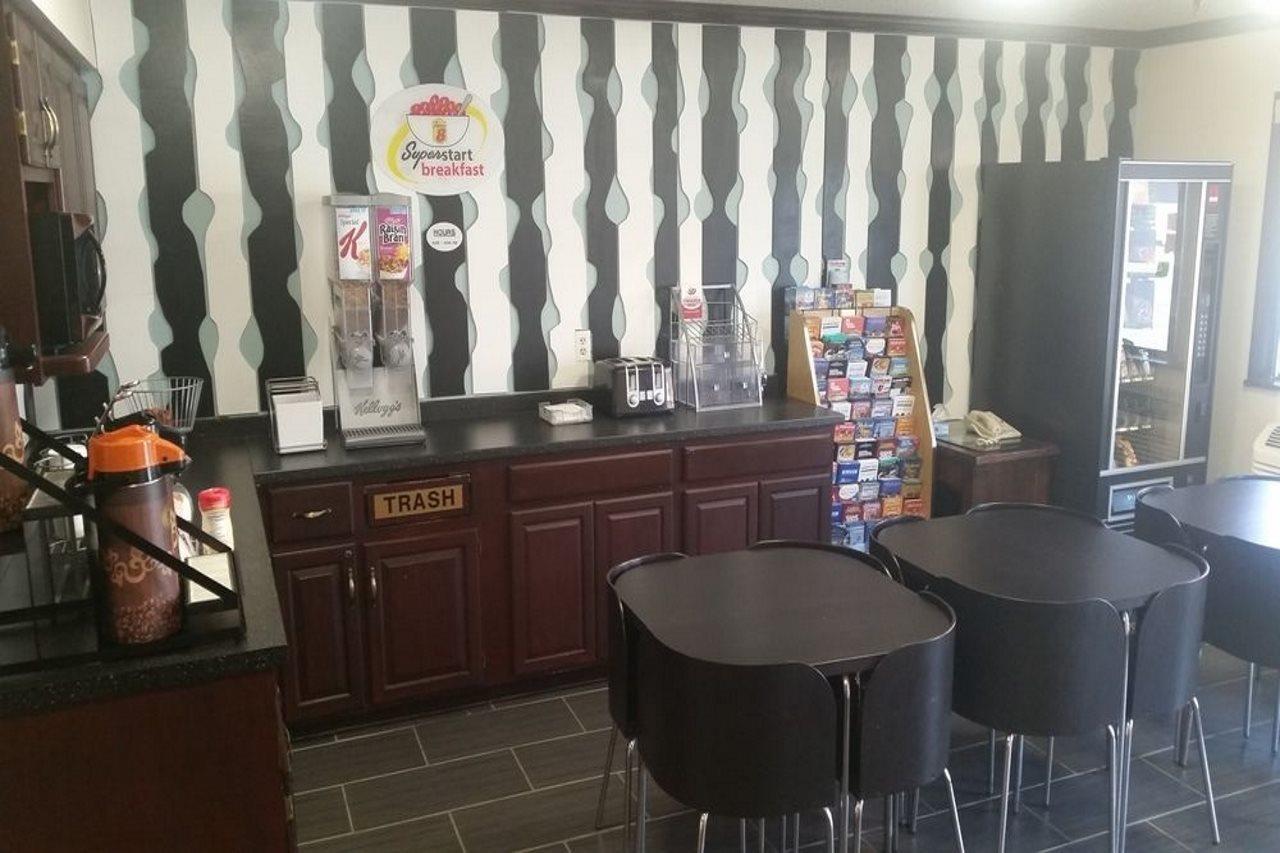 Super 8 By Wyndham Baltimore/Essex Area Kültér fotó