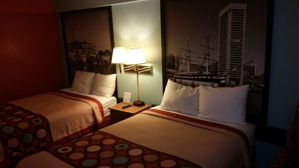 Super 8 By Wyndham Baltimore/Essex Area Kültér fotó
